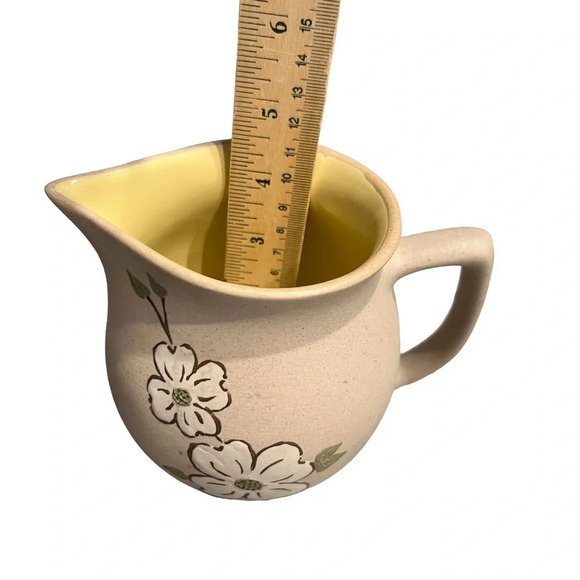 Vintage Pigeon Forge Pottery Dogwood Pitcher Yellow Interior - Picture 6 of 8